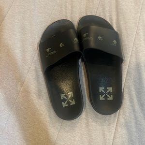 Off white slide black